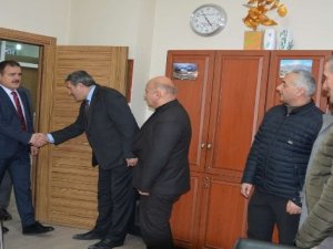 Vali Akbıyık, belediye birimlerini denetledi