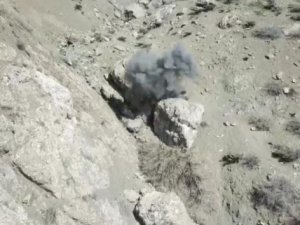 Hakkari'de 11 timle düzenlenen operasyonda mühimmat ele geçirildi