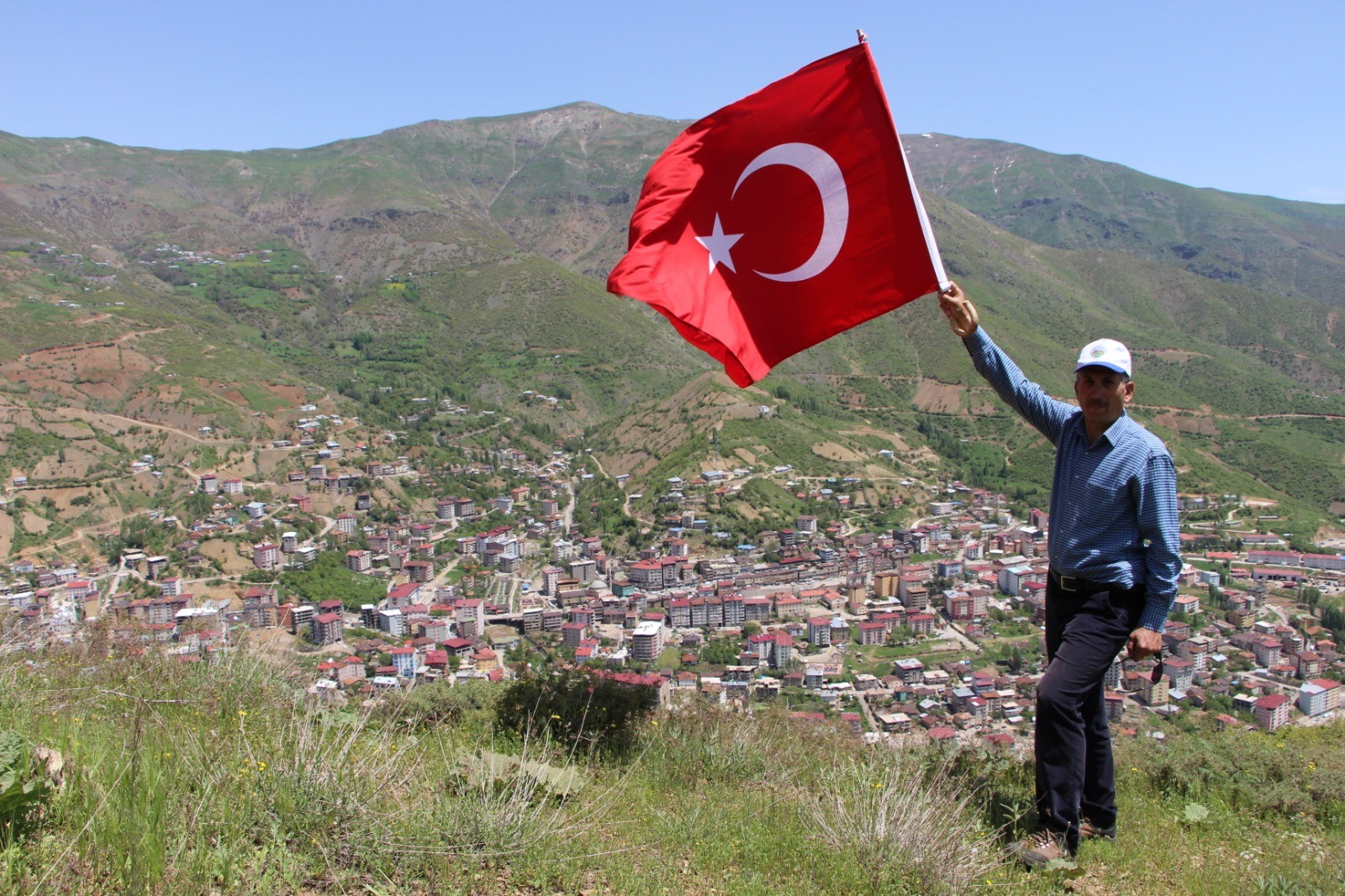 Başkan Saklı, Efkar Dağı’nda bayrak açtı