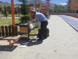Hakkari'de bazı duyarsız vatandaşlar parklarda kirliliğe sebebiyet veriyor