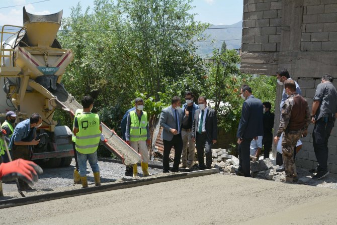 Vali Akbıyık beton döküm çalışmalarını denetledi