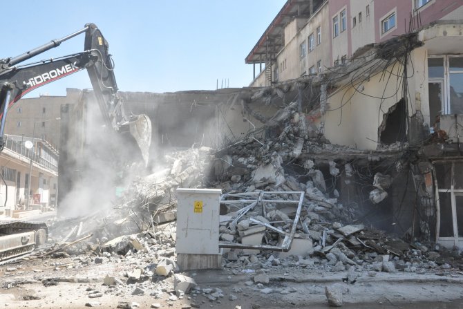 İran Pasajı’nın yıkımına başlandı