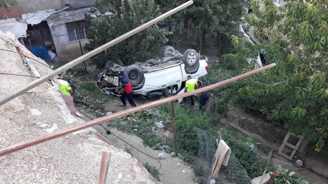 Hakkari'de trafik kazası 4 yaralı