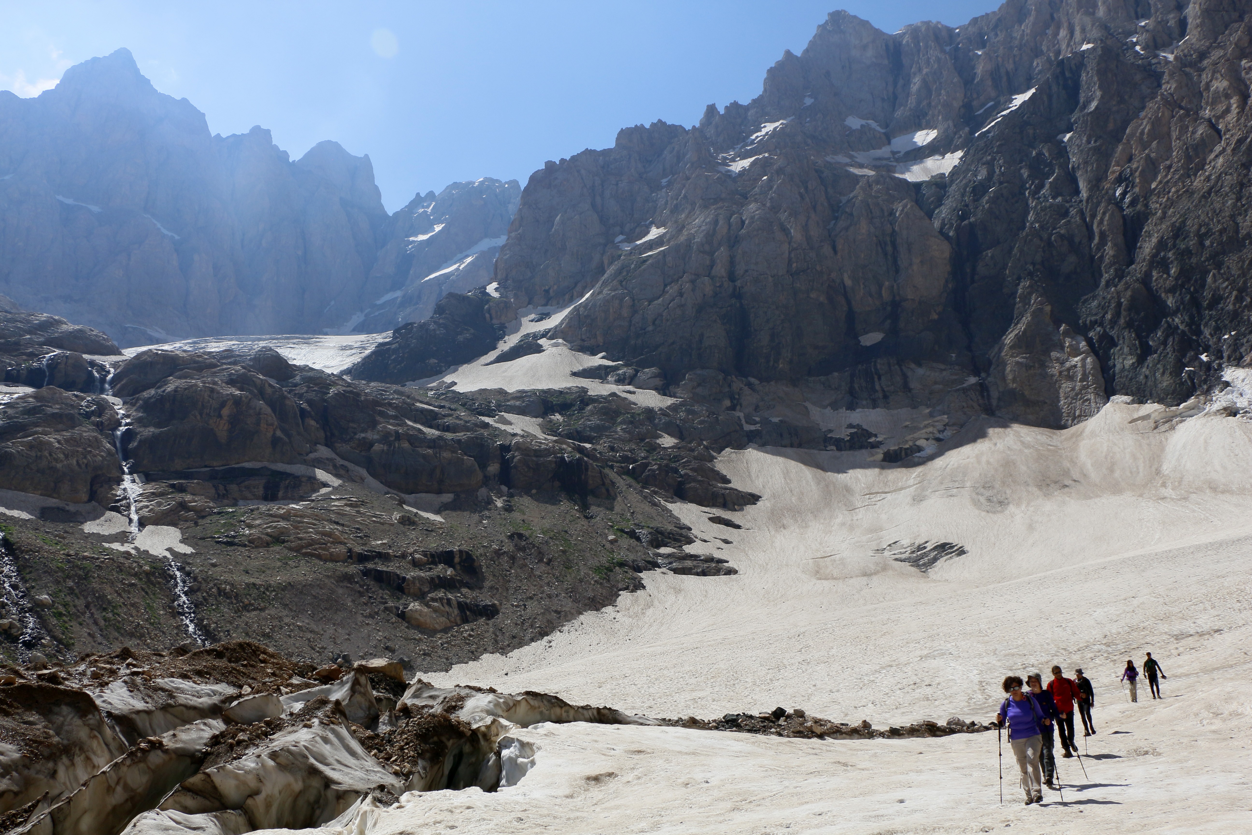 Dört mevsimin bir arada yaşandığı Hakkari’de tırmanış keyfi