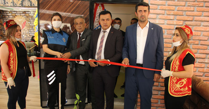 Hakkari’de “Osmanlı Cafe” hizmete açıldı