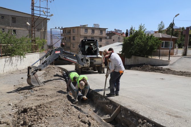 Hakkari’de yüzey sertleştirici beton uygulaması