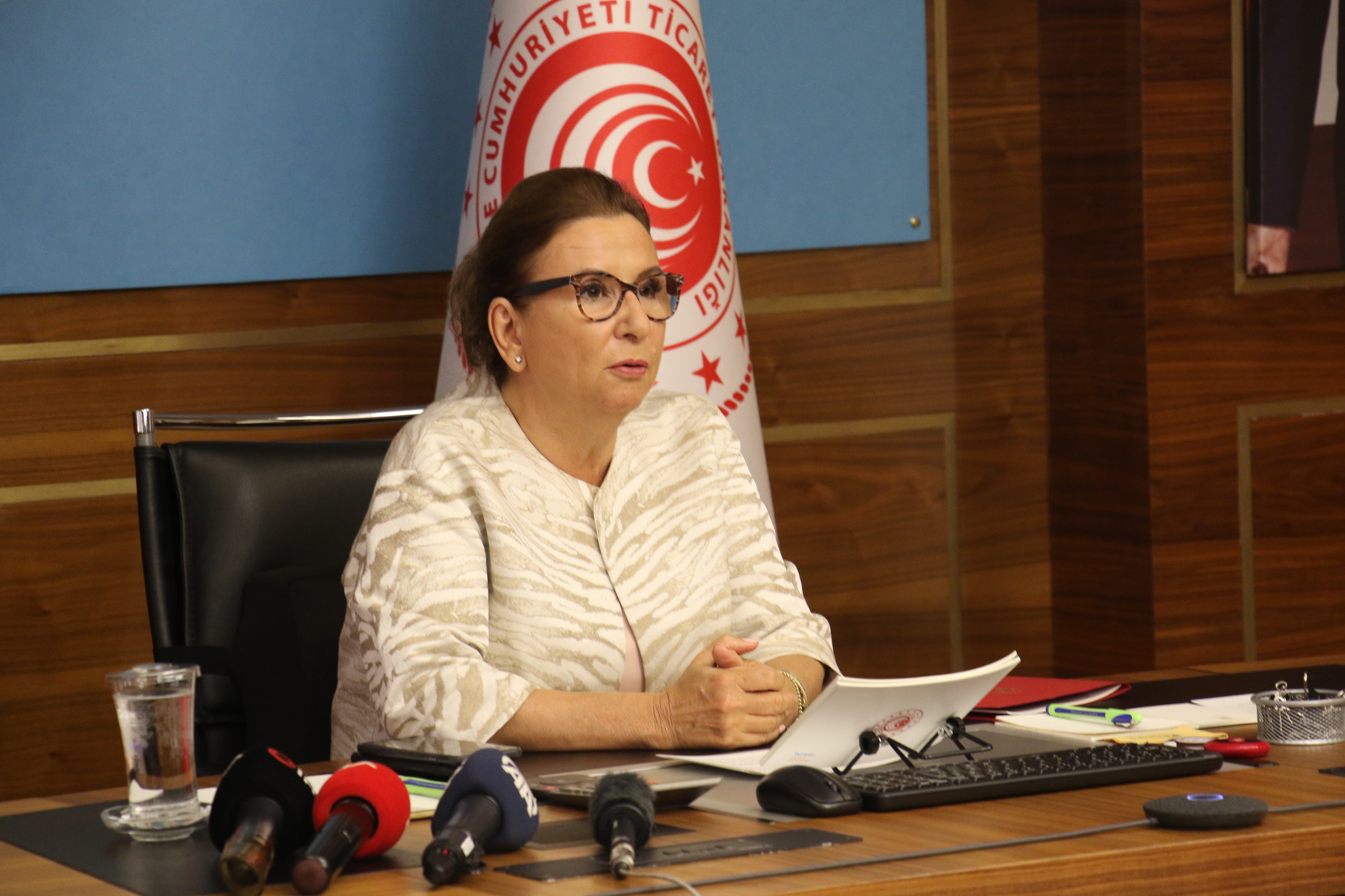 Ticaret Bakanı Pekcan, ‘Kooperatifleşme Yolunda Kadın Zirvesi Çalıştayı’na katıldı