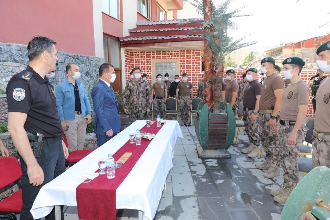 Vali Akbıyık özel harekatı ziyaret etti
