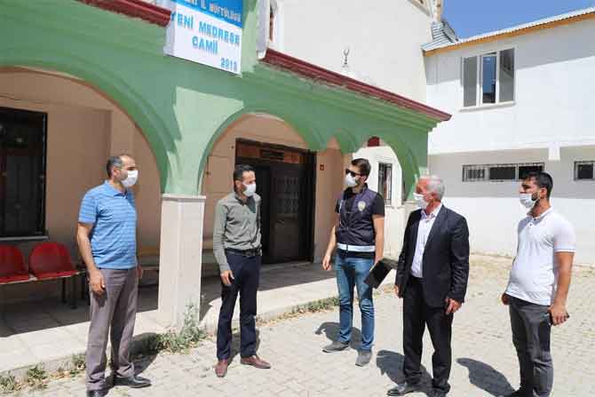HAKKARİ'DE İMAMLAR COVİD- 19 DENETİMİNDE!