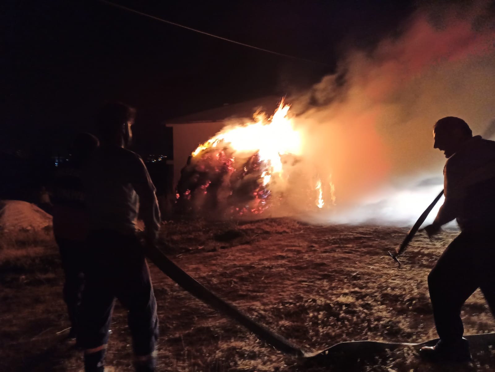 Yüksekova'da korkutan yangın