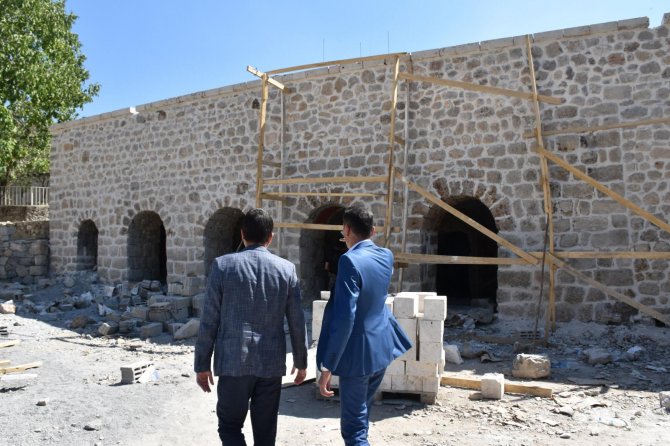 Kumbasar, Çukurca’da incelemelerde bulundu