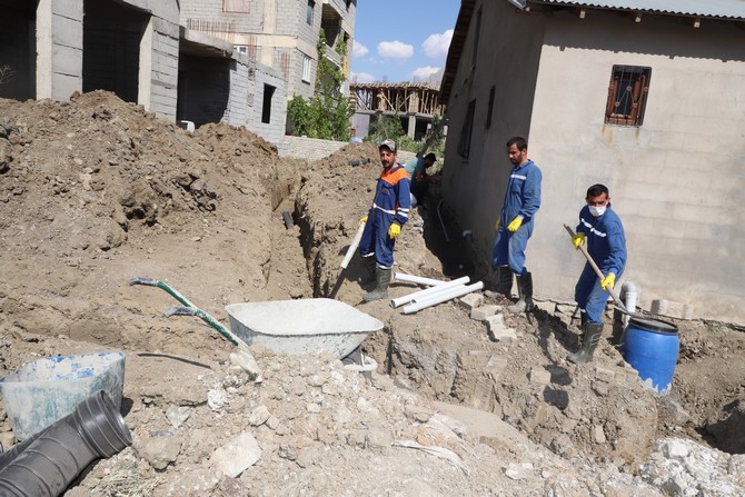 Hakkari'de 30 hane daha kanalizasyona kavuştu