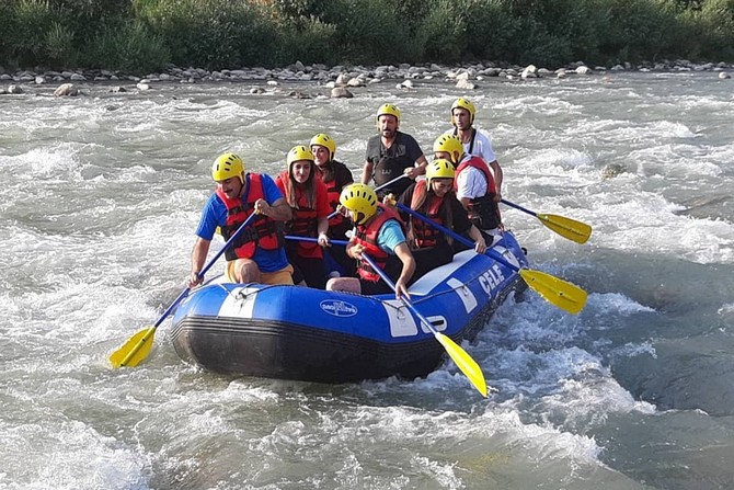 Belediye Başkanı Dündar rafting yaptı