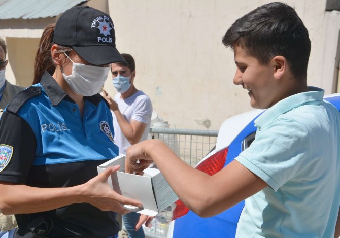 Hakkari’de maske ve sosyal mesafe denetimi sürüyor