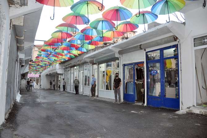 ‘Şemsiyeli Halk Pazarı’ açıldı