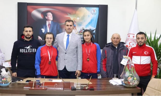 Hakkari Güreşçiler Milli Takım kampına çağrıldı