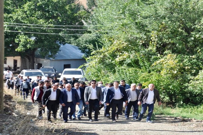 Ak Parti heyeti kato dağına çıkarma yaptı