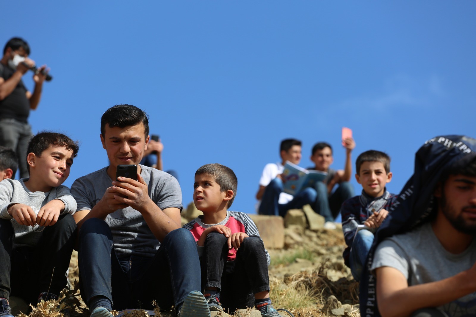 HAKKARİ'DE EBA’YA ERİŞİM İÇİN ZAP’A YÜRÜYORLAR