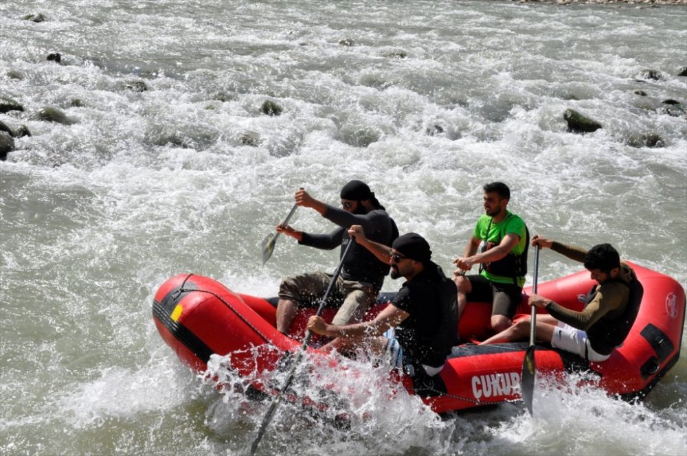 Çukurca Rafting Takımı Türkiye Şampiyonasına hazırlanıyor