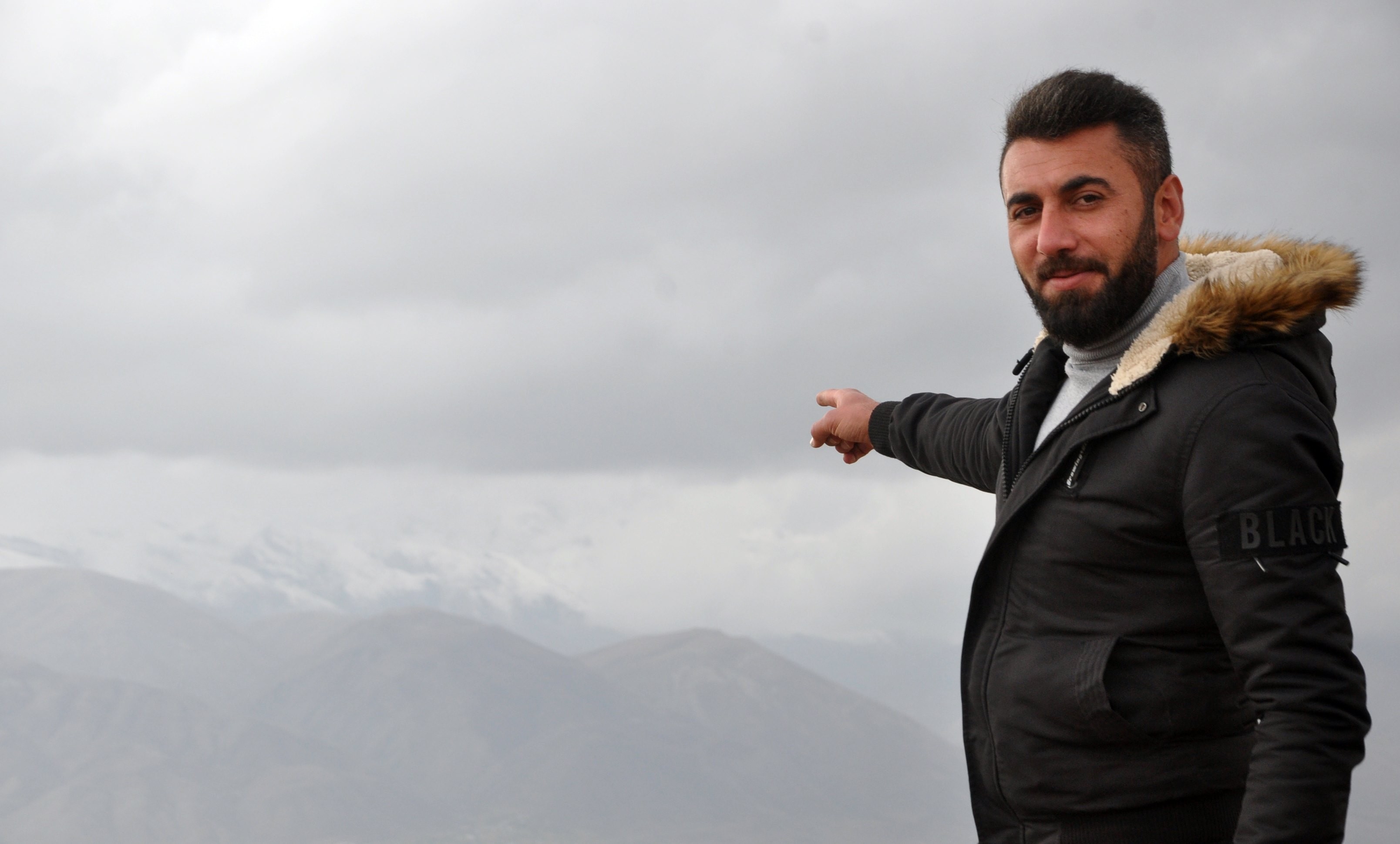 Yüksekova’nın dağları beyaz gelinliğini giydi