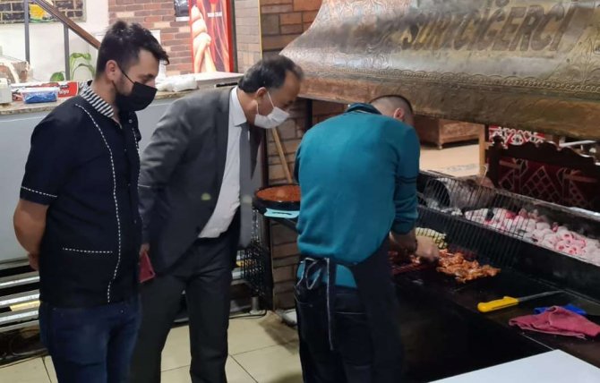 Hakkari’de unlu mamuller denetledi