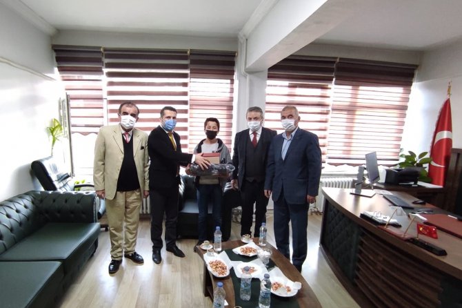 İşadamı Bahadır’dan Hakkari’ye büyük yardım