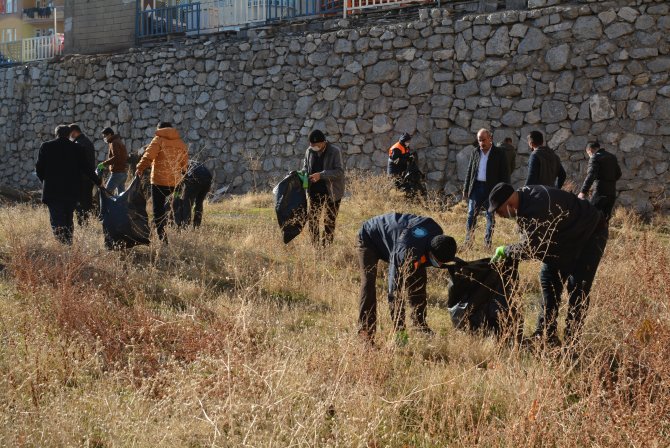 Kısıtlamayı fırsata çevirip, şehri temizlediler