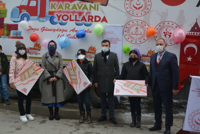 Hediye Kervanı Hakkari’de