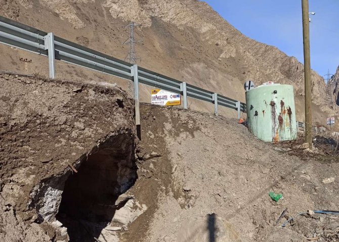 Hakkari-Van arasındaki köprüde kırılma