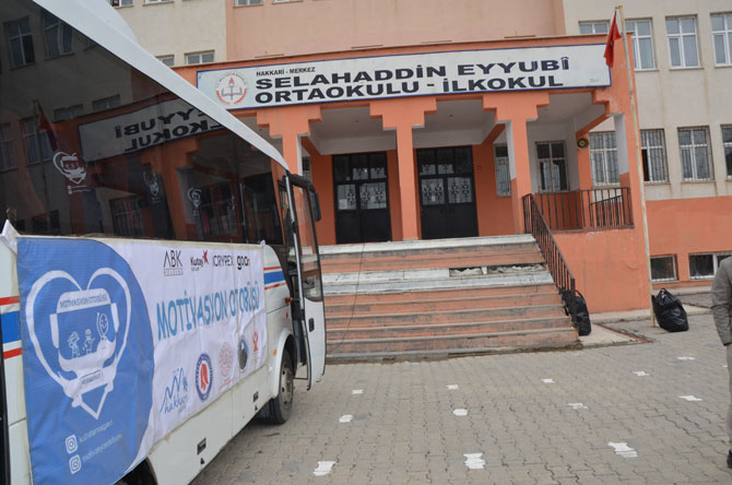 Motivasyon otobüsü, Hakkari’de