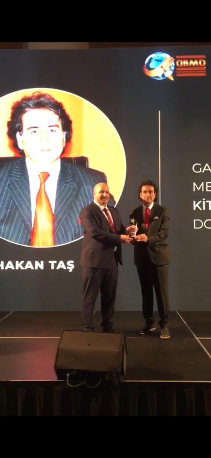 HAKAN TAŞ'A ÖDÜL !