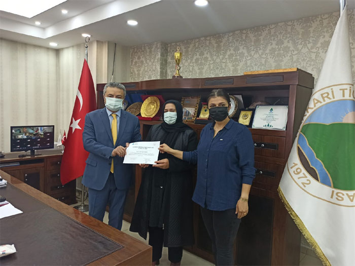 Hakkari'de girişimci adayı kadınlar sertifikalarını aldı