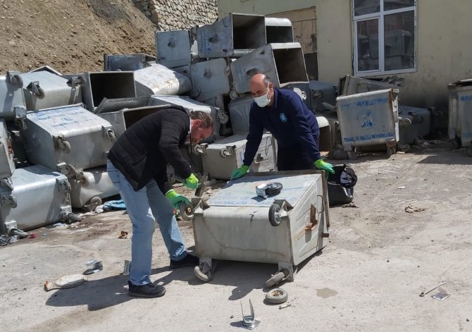 Hakkari'de 250 çöp konteynırı yerleştirildi