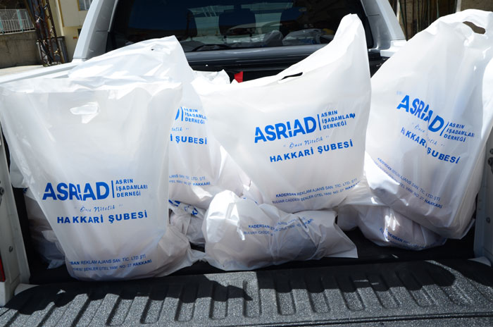 ASRİAD 350 aileye et yardımında bulundu