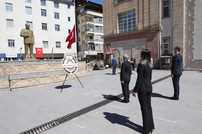 Hakkaride 23 Nisan Çocuk Bayramı kutlandı