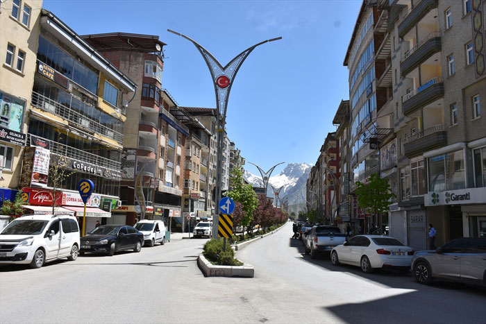 Hakkari'de 'Tam kapanma' sessizliği