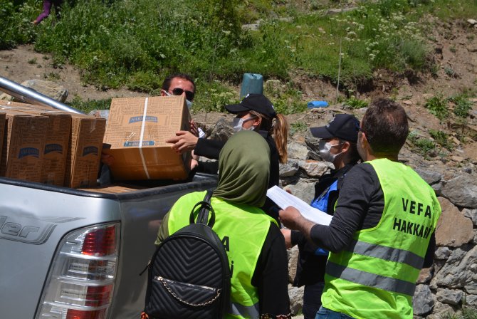 Hakkari Valiliği vefa ekibi boş durmuyor