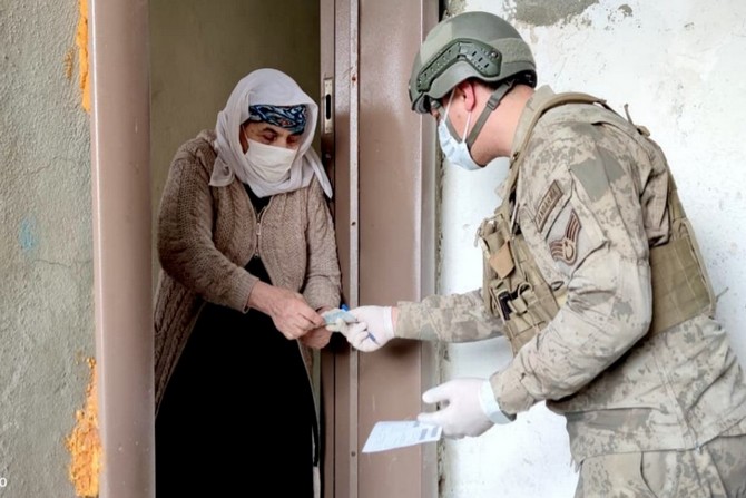 Hakkari jandarması sevindiriyor