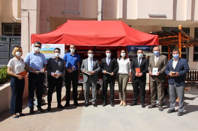 Cezaevleri için kitap bağış kampanyası