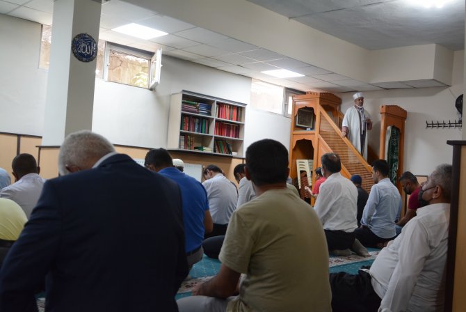 İmam Aşkan gençlerimiz evlenmekte zorlanıyor