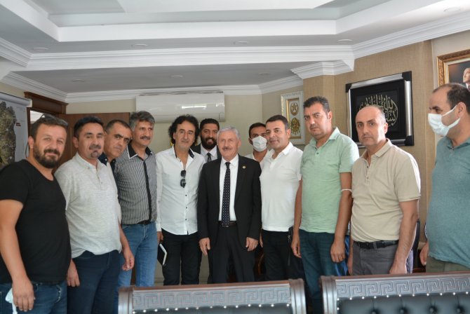 Özbek Biz insanımıza hizmet için varız