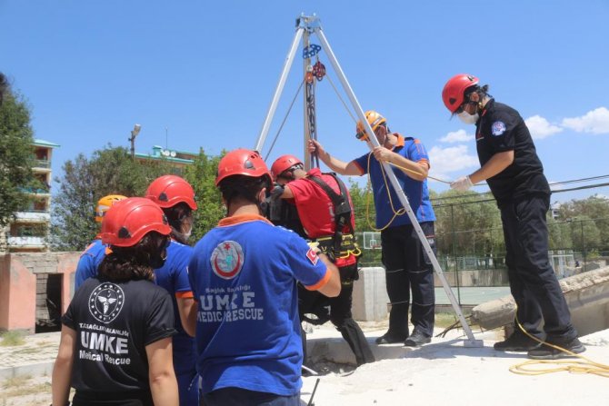 UMKE’den gerçeğini aratmayan tatbikat