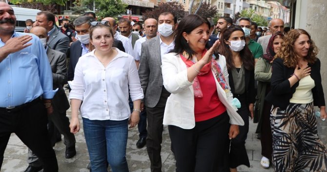 HDP, DTK ve DBP heyeti Hakkari esnafını ziyaret etti
