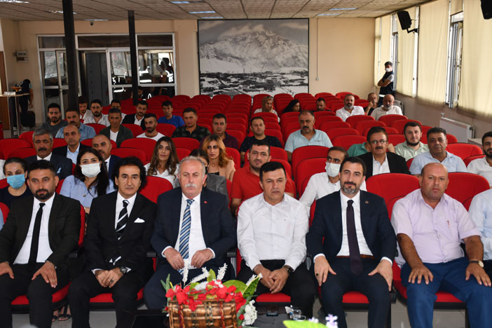 Hakkari Gazeteciler Cemiyeti kongreye gitti!