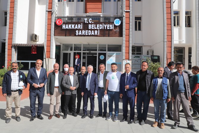 Başkan Özbek çöp kampanyasına destek verdi