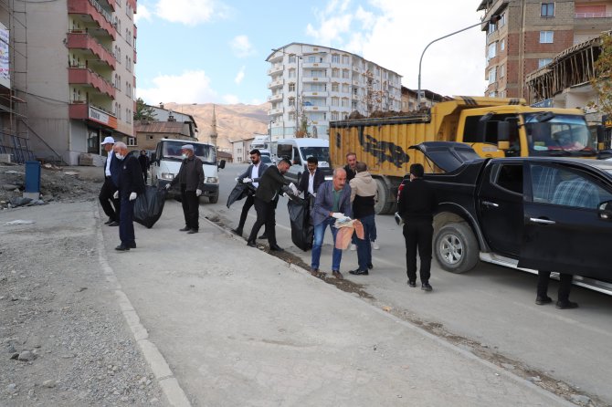 Kadın başkandan çöp kampanyasına destek
