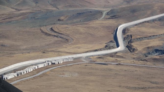 Van’ın İran sınırına 27 kilometrelik duvar örüldü