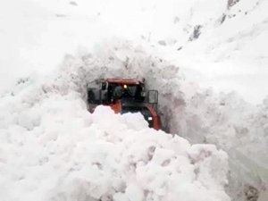 Doski Vadisi'nde 5 metrelik tüneller oluştu