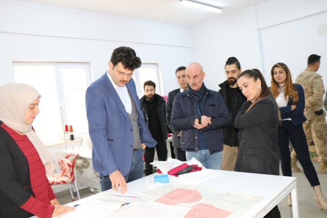 Çukurca'da aile destekleme merkezi kursları açıldı