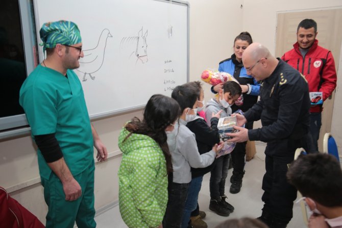 Hakkari polisinin eğitim atağı devam ediyor